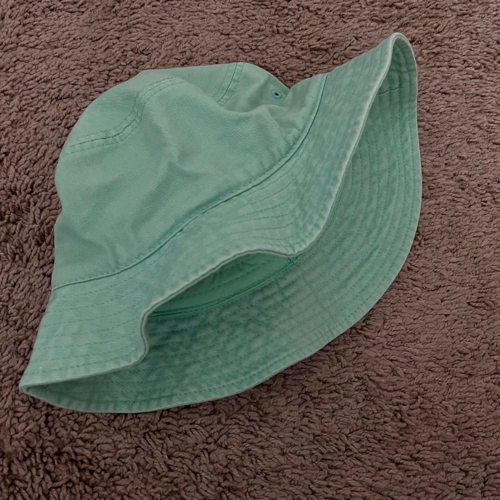 Bucket hat